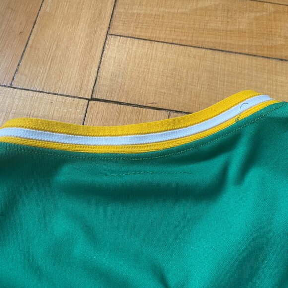 Vintage Oakland A's Jersey V-Neck T-Shirt Men's Size Small - Picture 7 of 9